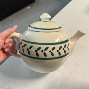 VTG Hartstone Cream Large Teapot Christmas Holly Ivy Berry 1989 Signed 90s